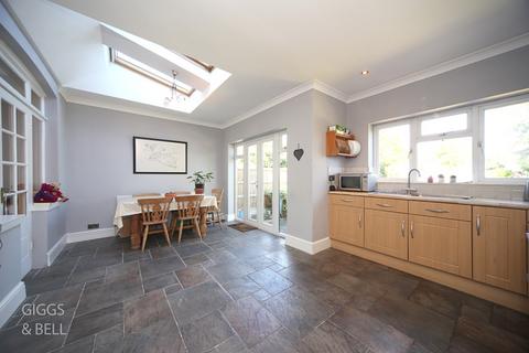 142 Ashcroft Road, Luton, LU2 9AY