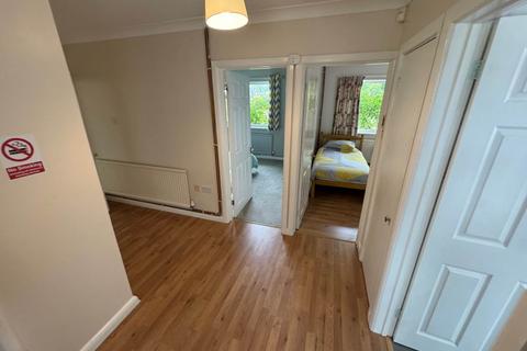 3 bedroom bungalow to rent, Park Avenue, Eastbourne