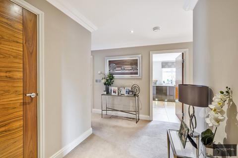 2 bedroom apartment for sale, Chigwell IG7