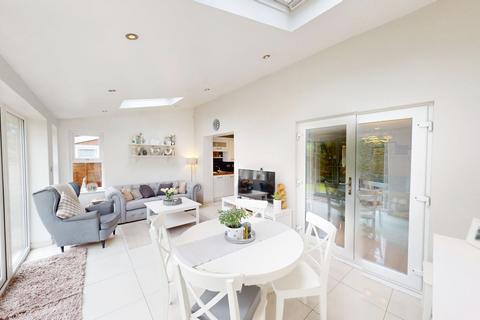 7 Corner Brook, Lostock, Bolton, BL6 4GX