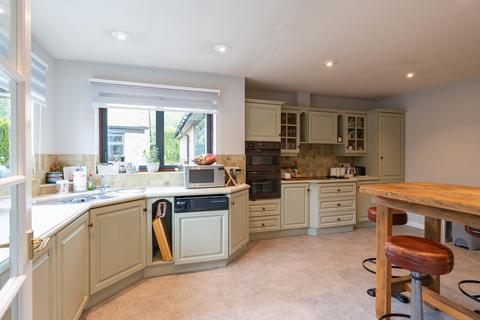3 bedroom bungalow to rent, Churchfields, Stonesfield, Witney, Oxfordshire, OX29