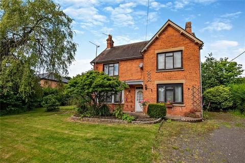 3 bedroom detached house for sale, Broadlayings, Woolton Hill, Newbury, Hampshire, RG20