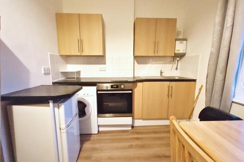 Studio to rent, Castlebar Hill,  Ealing, W5