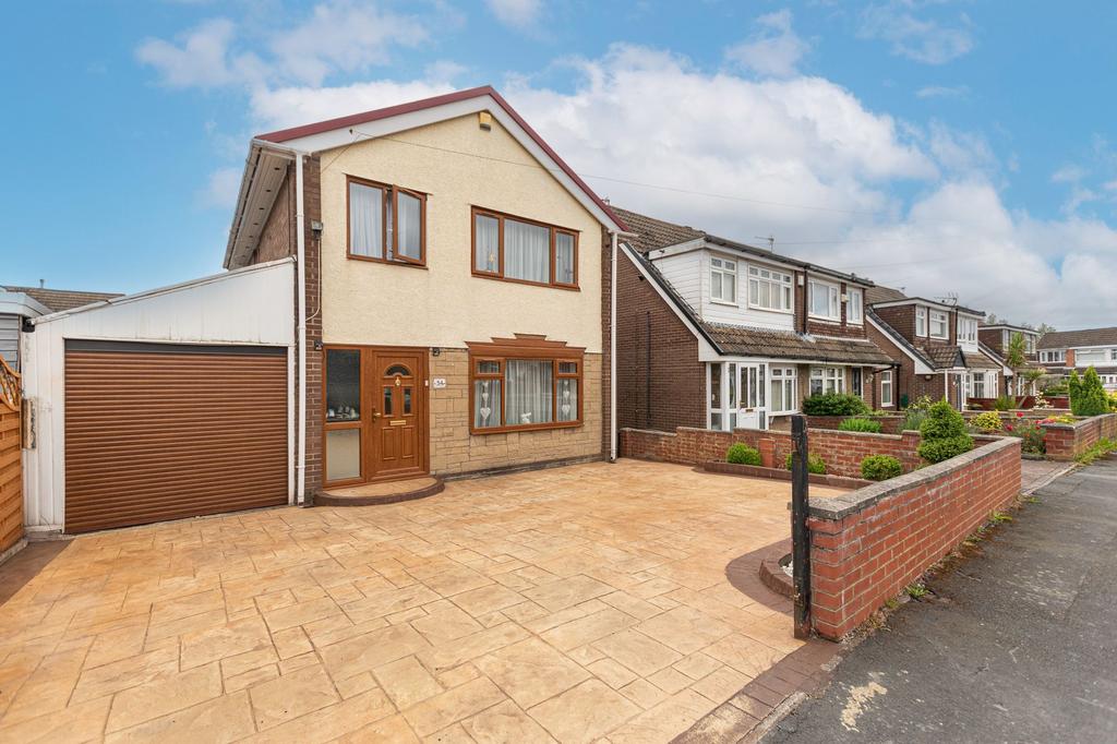 Telford Crescent, Leigh WN7 3 bed detached house for sale £250,000