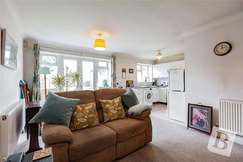Flat 1, 84 Essex Road, Romford, RM7 8AX