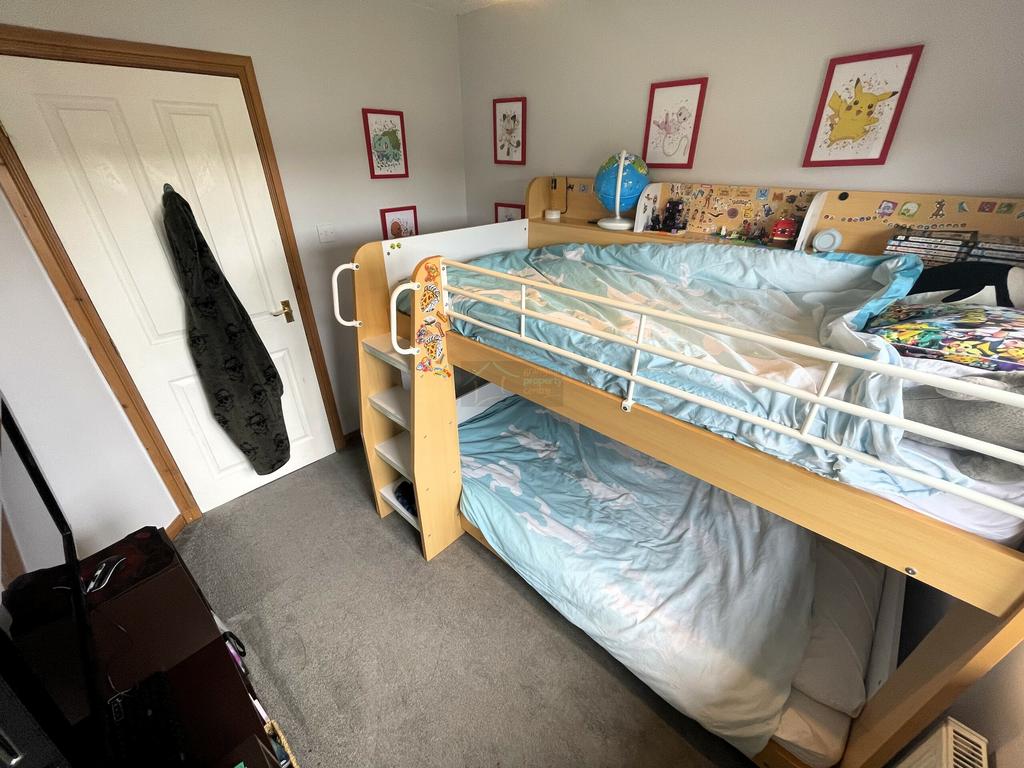 Bedroom 3b.JPG