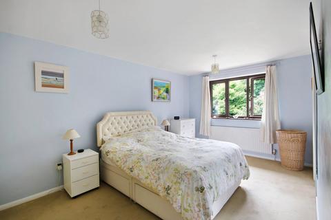 4 bedroom detached house for sale, Glendyne Close, East Grinstead, RH19