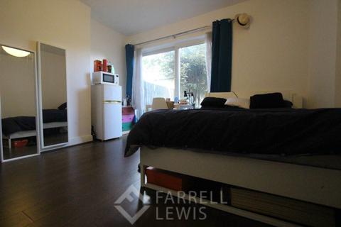 undefined, Western Avenue, London W3