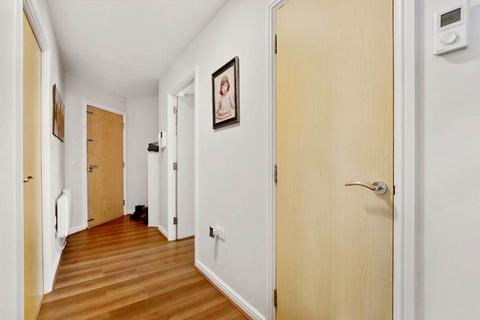 2 bedroom flat to rent, Lockhart Road, WATFORD WD17