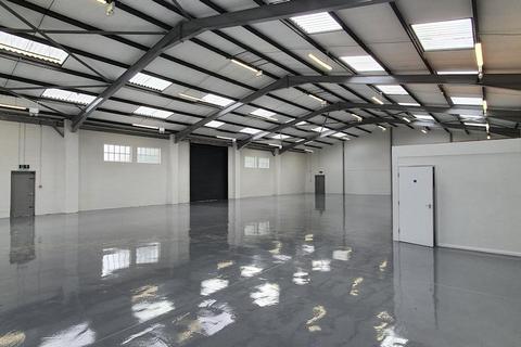 Industrial unit to rent, Grays, West Thurrock RM17