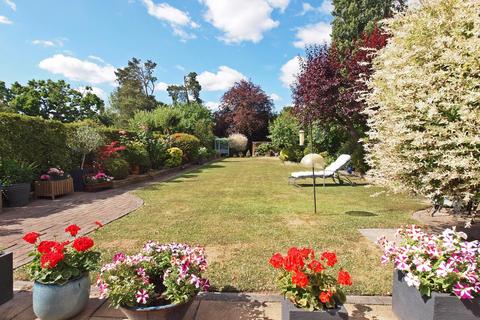 60 Hayes Way, Beckenham, BR3 6RS