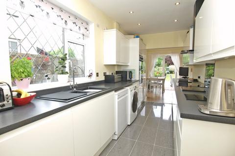 60 Hayes Way, Beckenham, BR3 6RS