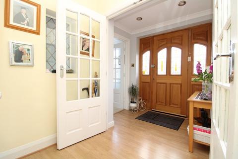 60 Hayes Way, Beckenham, BR3 6RS