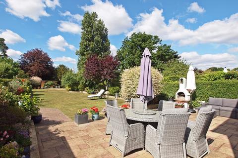 60 Hayes Way, Beckenham, BR3 6RS