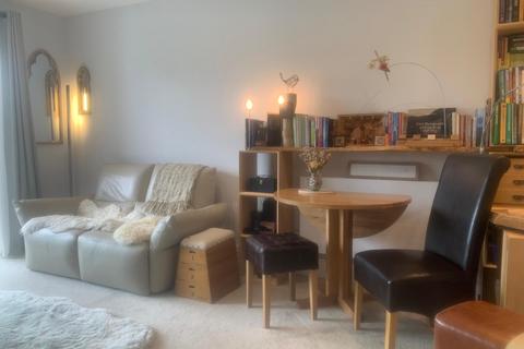 1 bedroom flat for sale, Green Park Village, Reading, RG2