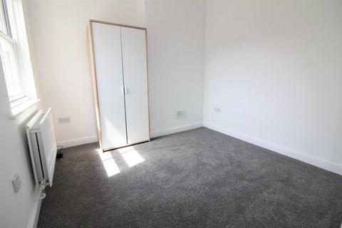 2 bedroom apartment to rent, Stratford Road, Milton Keynes MK12