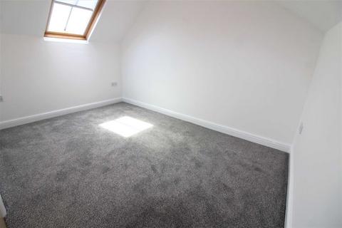 2 bedroom apartment to rent, Stratford Road, Milton Keynes MK12