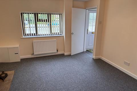 2 bedroom cottage to rent, Station Road, Studley, B80