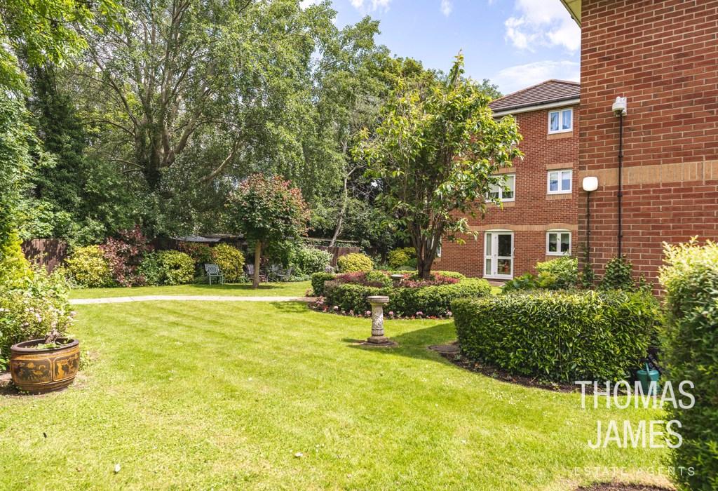 Hudsons Court,  alfresco seating