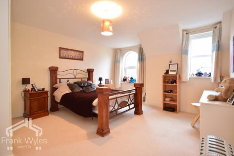 2 bedroom flat for sale, Woodlands View, Ansdell, Lancashire