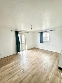 2 bedroom flat to rent, Caledonia Court, Keel Close, Barking IG11