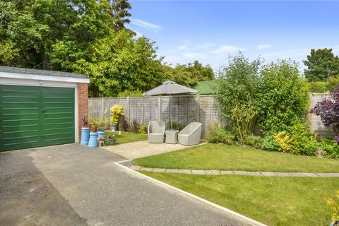 17 Ashurst Road, West Moors, Ferndown, BH22 0LR