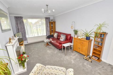 17 Ashurst Road, West Moors, Ferndown, BH22 0LR