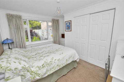 17 Ashurst Road, West Moors, Ferndown, BH22 0LR