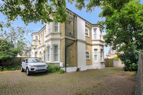 1 bedroom flat for sale, Byron Road, Worthing, BN11 3HN