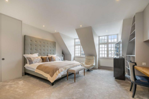 undefined, Mayfair W1K