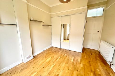 2 bedroom flat to rent, Garrioch Crescent, North Kelvinside, Glasgow, G20