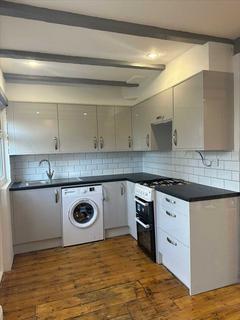 2 bedroom terraced house to rent, Dale Avenue, Edgware