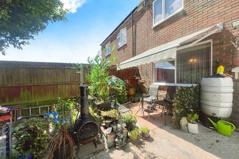 3 bedroom terraced house for sale, Tasmania Close, Basingstoke, Hampshire