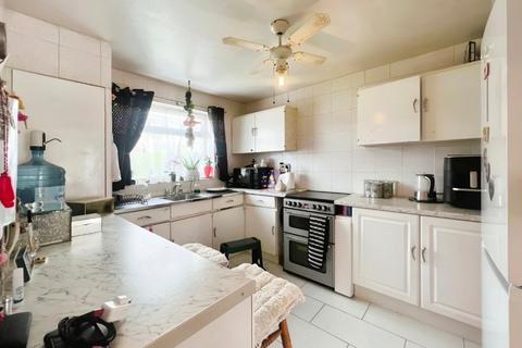 3 bedroom terraced house for sale, Tasmania Close, Basingstoke, Hampshire