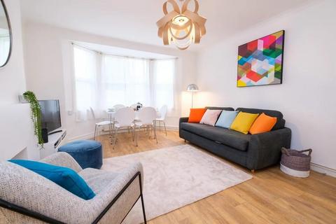 2 bedroom flat to rent, Colby Road, SE19