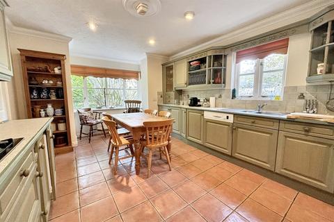 4 bedroom detached house for sale, Weymouth