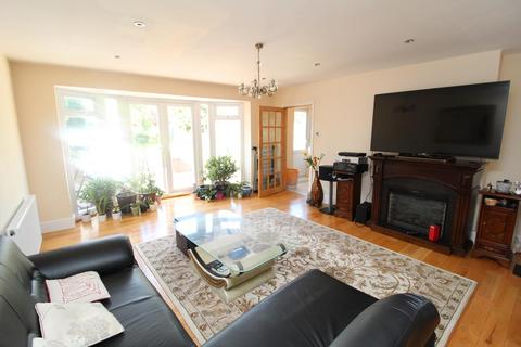 5 bedroom semi-detached house for sale, Waldegrave Gardens, Upminster, RM14