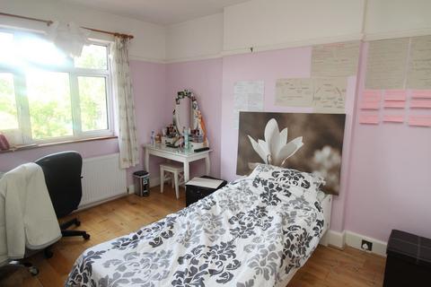 39 Waldegrave Gardens, Upminster, RM14 1UT