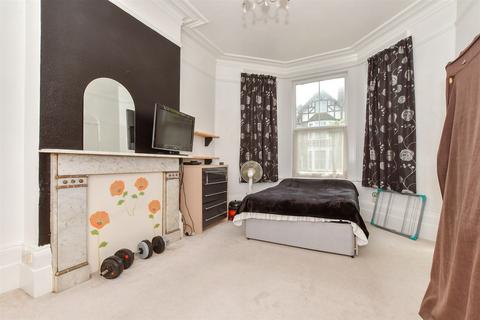 1 bedroom ground floor flat for sale, Millfield, Folkestone, Kent