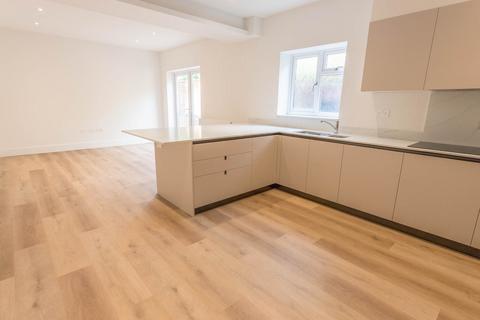 3 Kings Road, Ascot, SL5 9AD