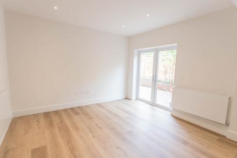 3 Kings Road, Ascot, SL5 9AD