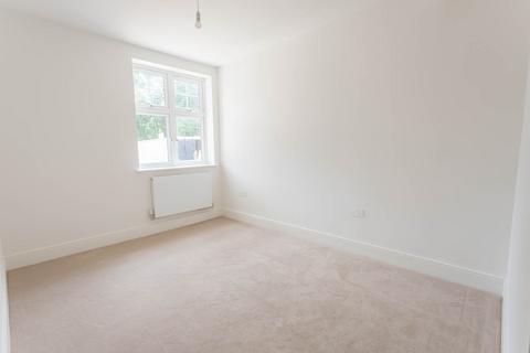 3 Kings Road, Ascot, SL5 9AD