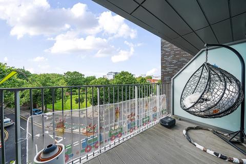 2 bedroom apartment for sale, Creekside, London