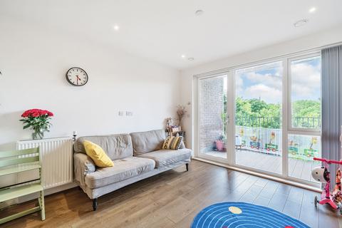 2 bedroom apartment for sale, Creekside, London