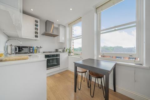 1 bedroom flat for sale, Chivalry Road, Battersea