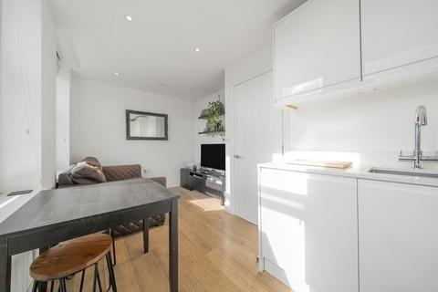 1 bedroom flat for sale, Chivalry Road, Battersea