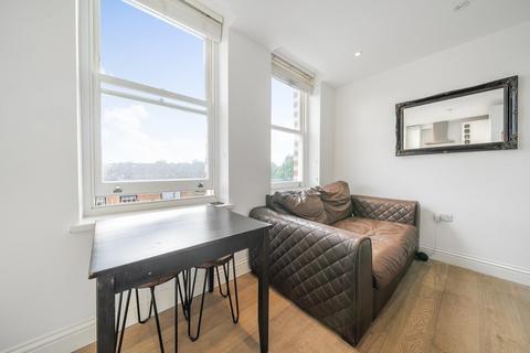 1 bedroom flat for sale, Chivalry Road, Battersea