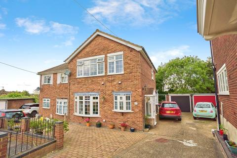 26 Pettits Close, Romford, RM1 4EB