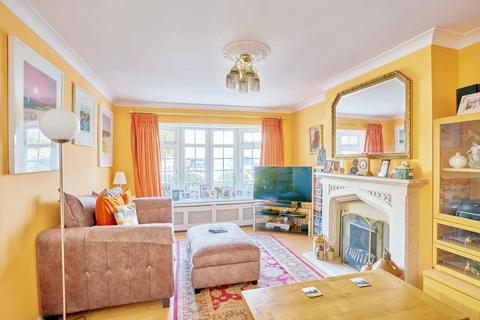 26 Pettits Close, Romford, RM1 4EB