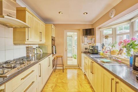 26 Pettits Close, Romford, RM1 4EB